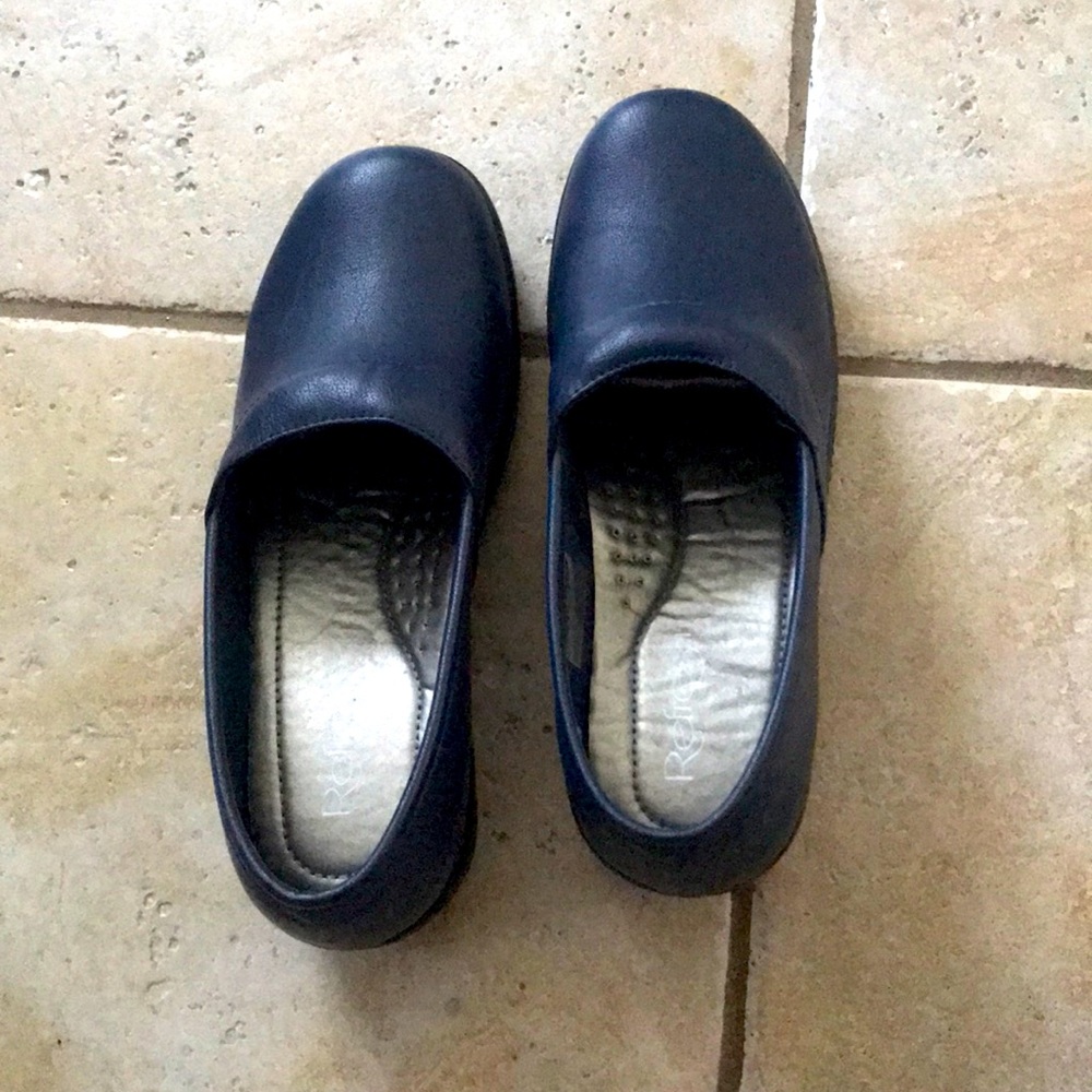 NEW Refresh Footwear Slip-on Working Clogs